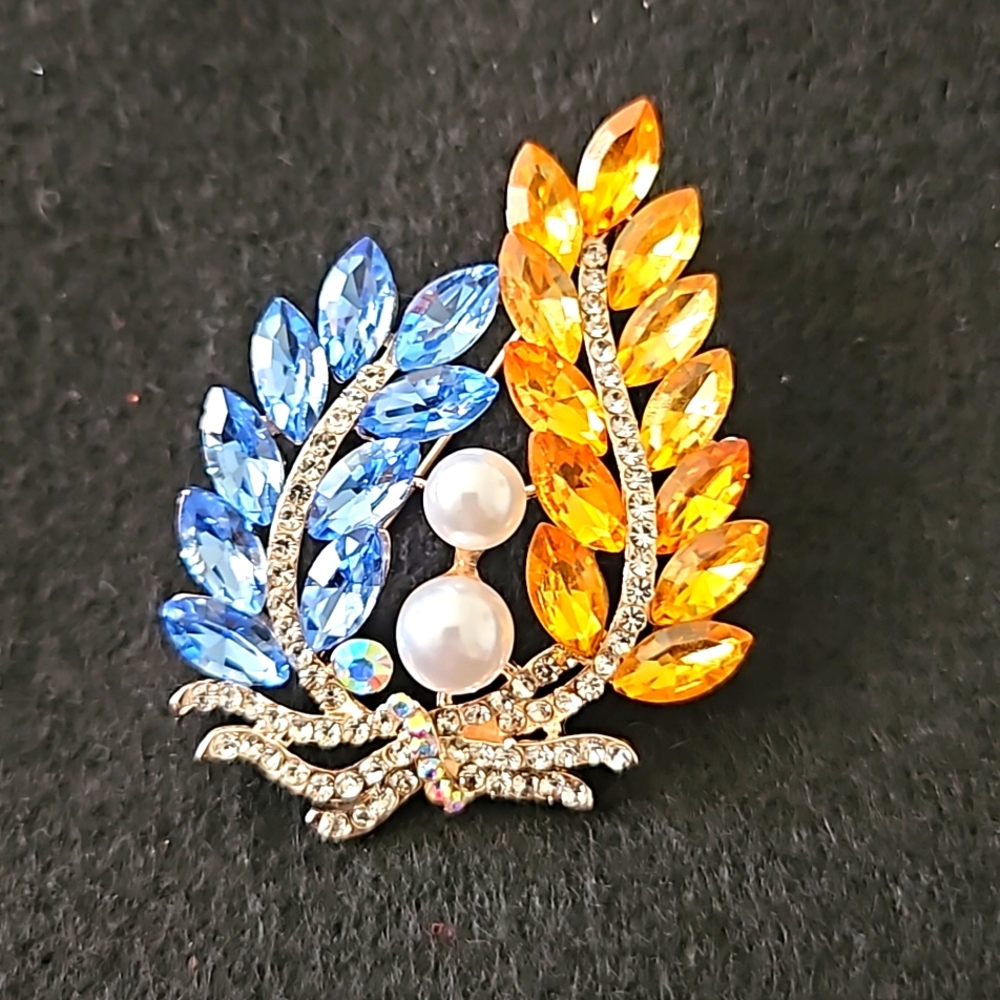 NWT with Rhinestone and Faux Pearl